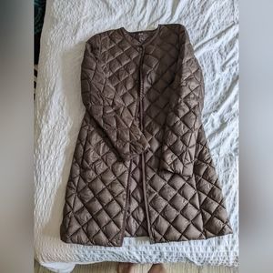 Uniqlo Ultra Light Down Jacket/ compact layering piece